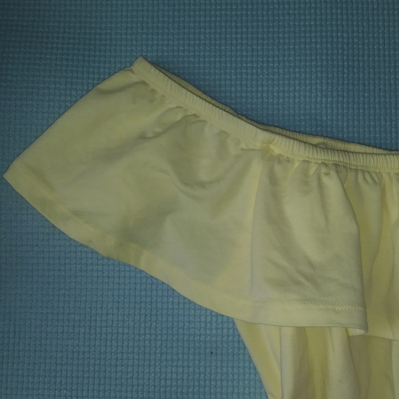 6ixty 8ight Yellow Off Shoulder Cropped shirt - Picture 2 of 7